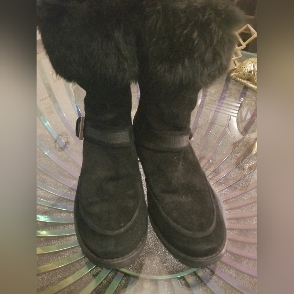 Stuart Weitzman Snowtime Fur Boots SIZE 8